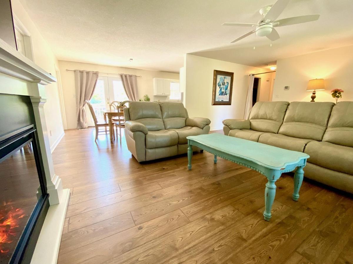 Cozy Three Bedroom House With Fireplace วิลมิงตัน ภายนอก รูปภาพ