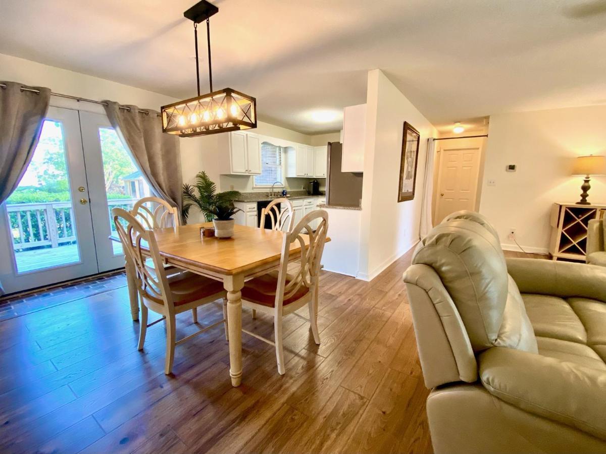 Cozy Three Bedroom House With Fireplace วิลมิงตัน ภายนอก รูปภาพ