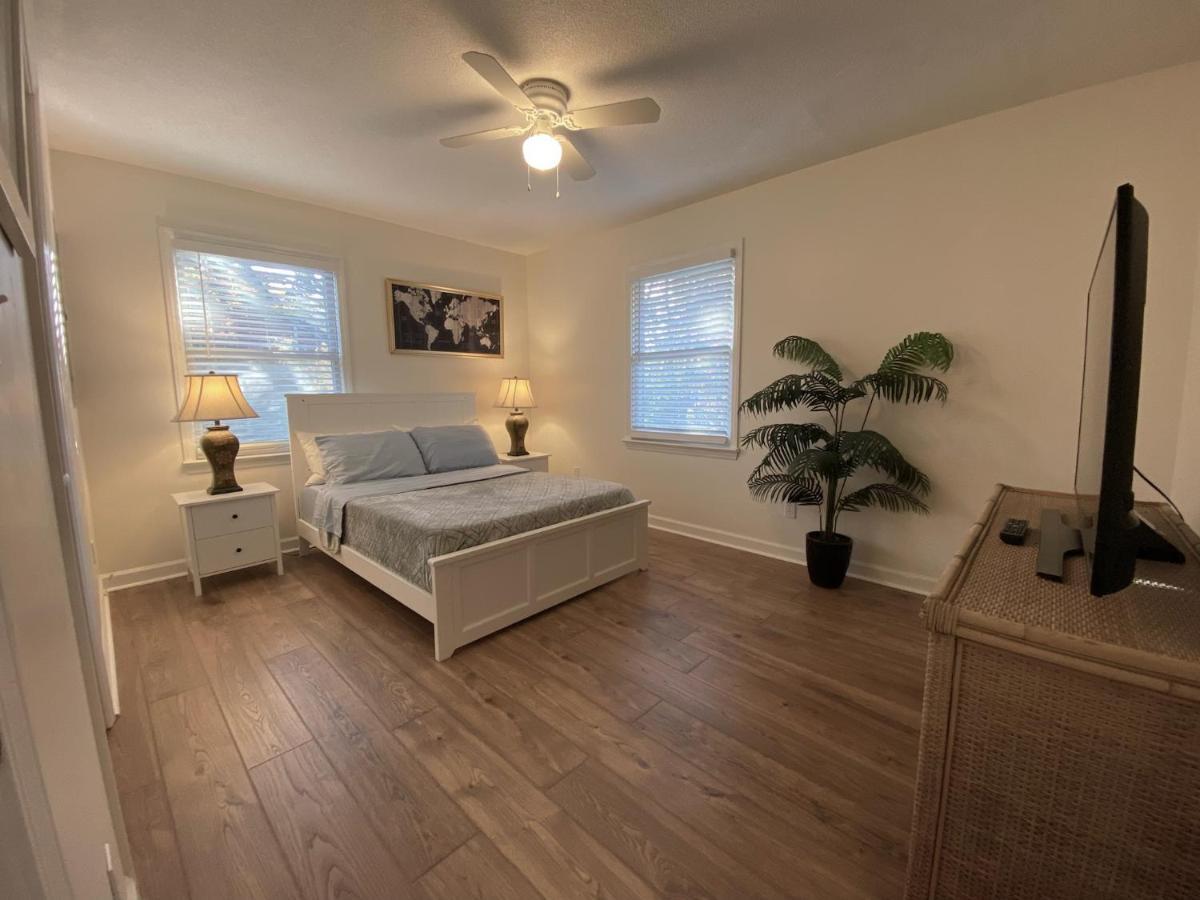 Cozy Three Bedroom House With Fireplace วิลมิงตัน ภายนอก รูปภาพ