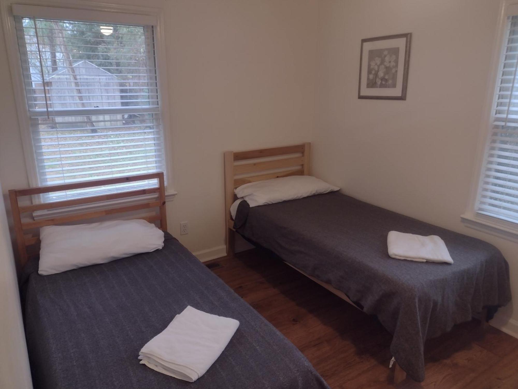 Cozy Three Bedroom House With Fireplace วิลมิงตัน ภายนอก รูปภาพ